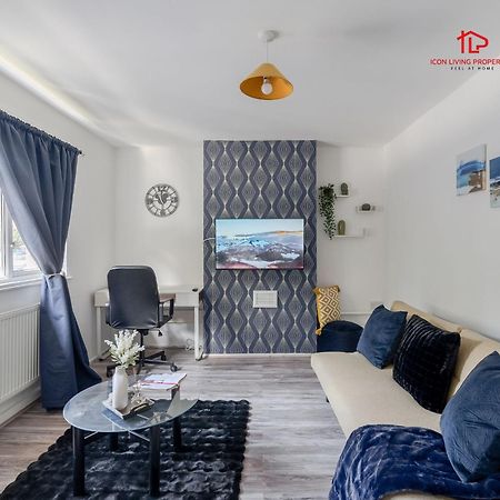 Spacious 1 Bed Flat For Contractors Leisure And Relocation Guests By Icon Living Properties Short Lets And Serviced Accommodation Barking Eksteriør bilde