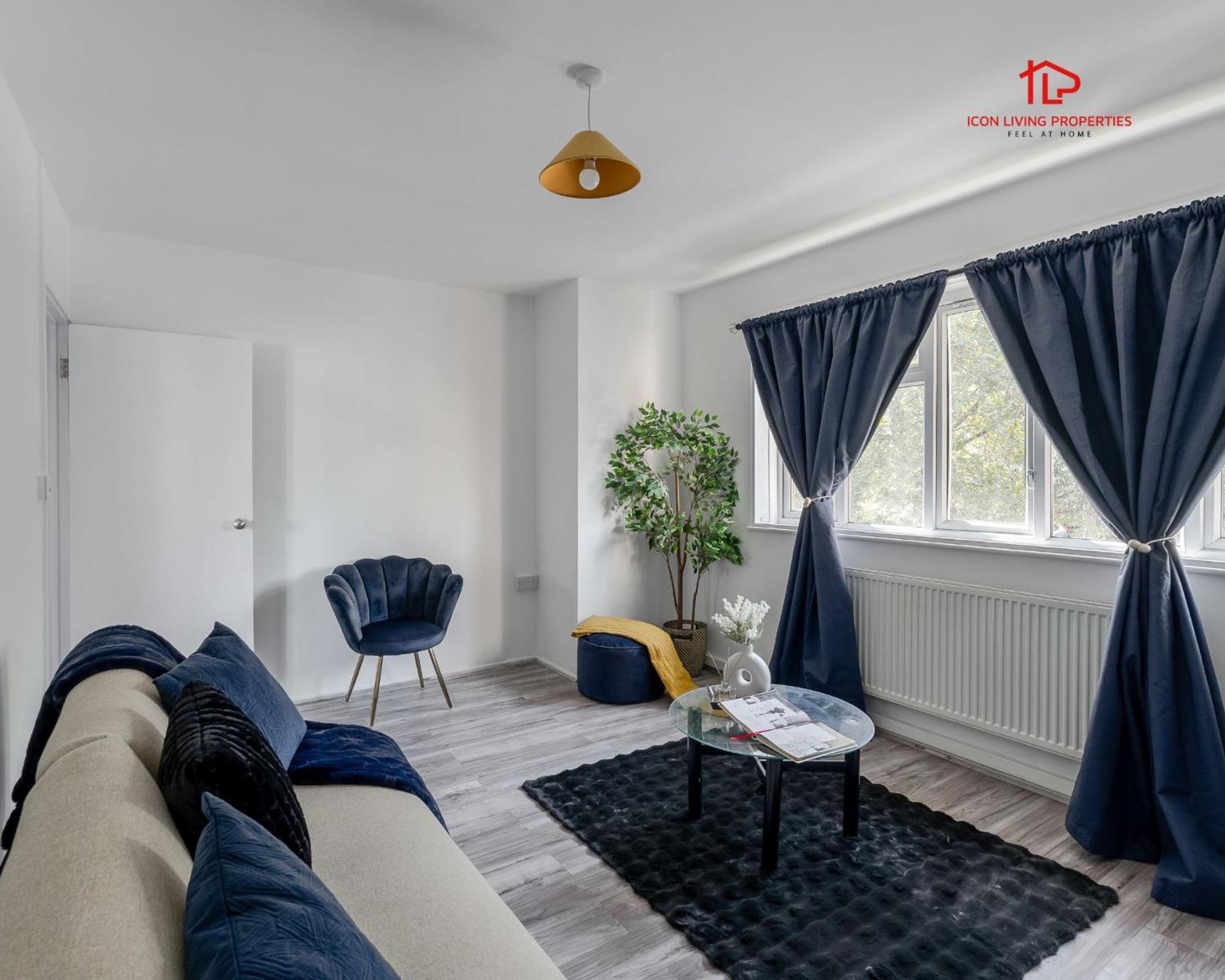 Spacious 1 Bed Flat For Contractors Leisure And Relocation Guests By Icon Living Properties Short Lets And Serviced Accommodation Barking Eksteriør bilde
