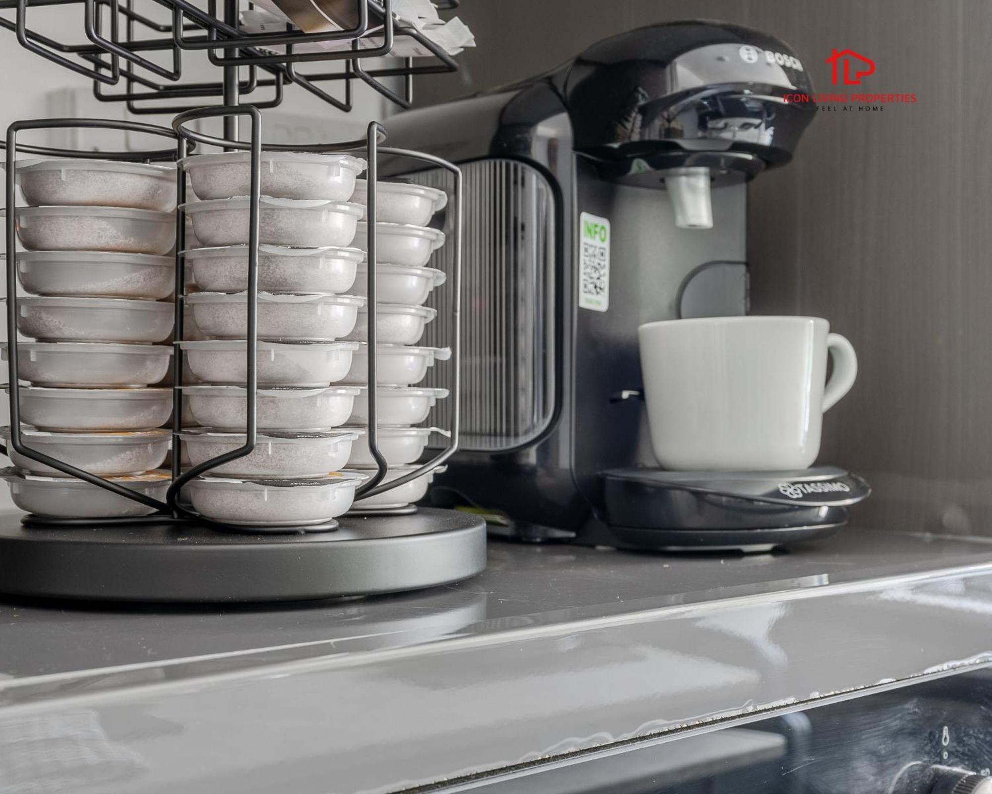Spacious 1 Bed Flat For Contractors Leisure And Relocation Guests By Icon Living Properties Short Lets And Serviced Accommodation Barking Eksteriør bilde